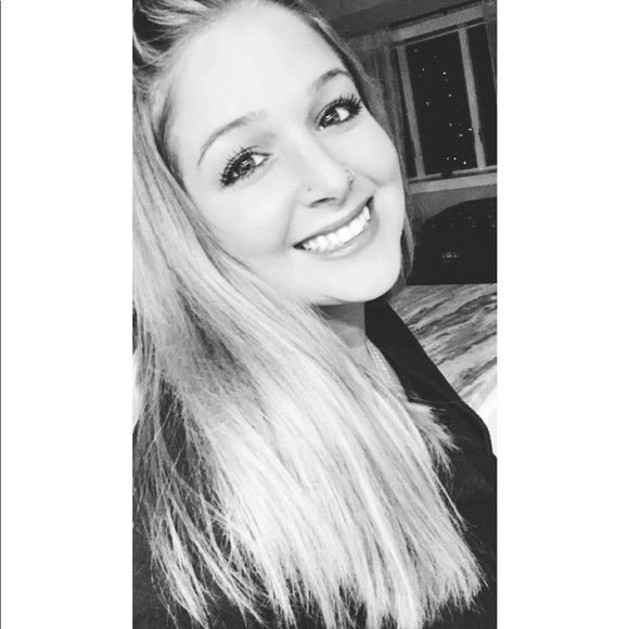 Meet your Posher, Kaitlyn - Picture 2 of 2